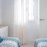 Riverside Apartment In Triana (2Bdr, Ac&Wifi)